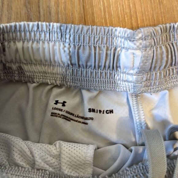 Under armour boys gray and white swim trunks size small - Picture 2 of 8